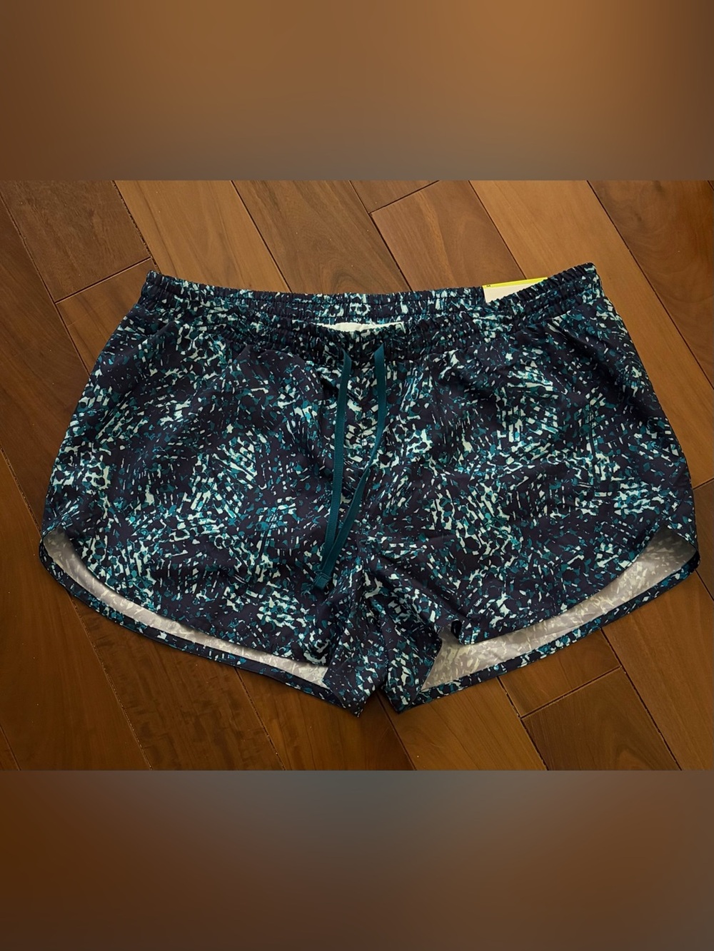 Old Navy Go-Dry Women’s  Athletic Shorts M